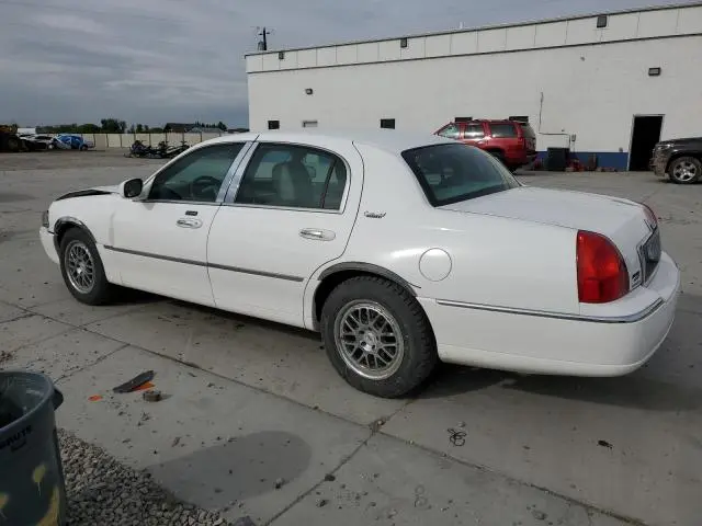 2011 LINCOLN TOWN CAR SIGNATURE LIMITED
