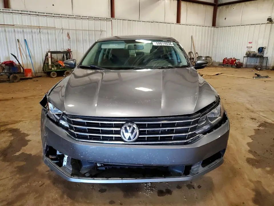 2017 VOLKSWAGEN PASSAT S  