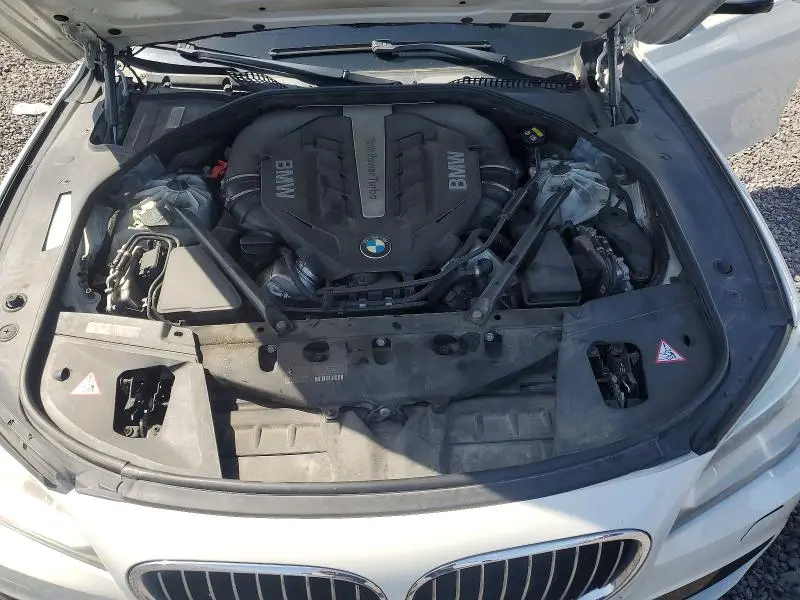 2015 BMW 750 XI  