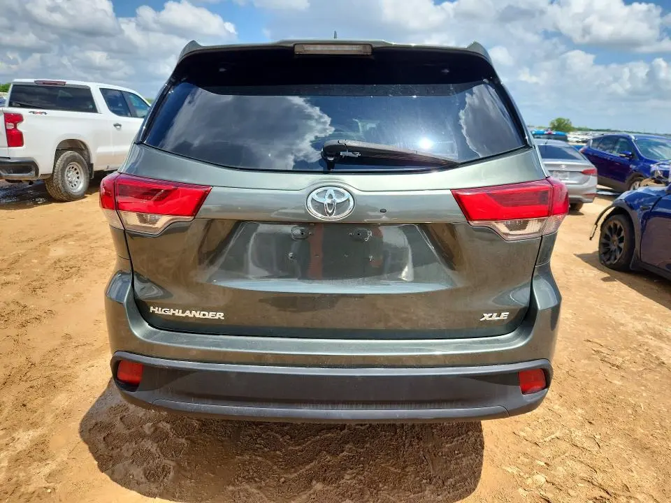 2019 TOYOTA HIGHLANDER XLE  