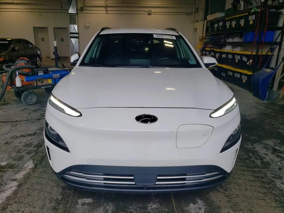 2023 HYUNDAI KONA SE  