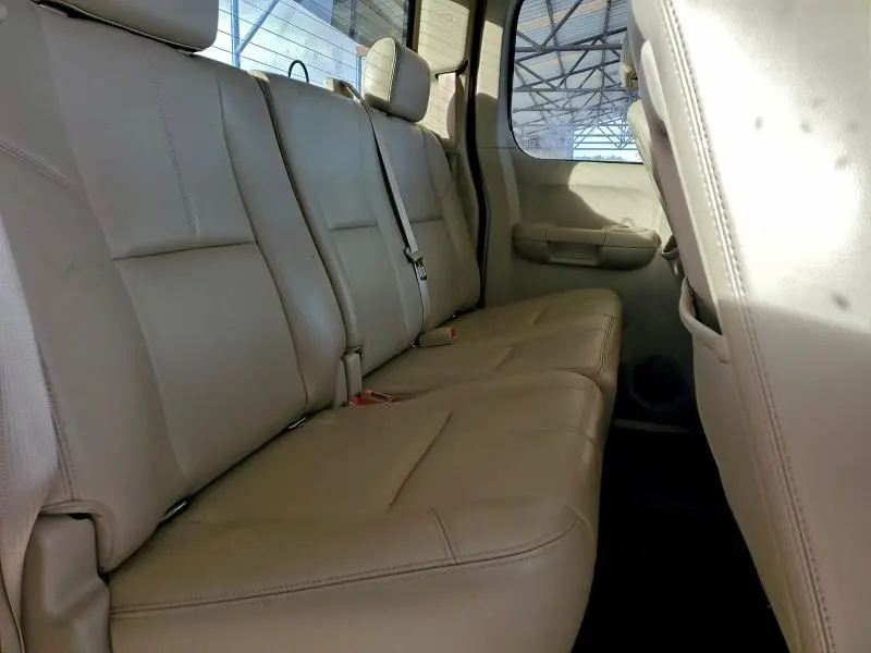 2010 CHEVROLET SILVERADO K1500 LT  