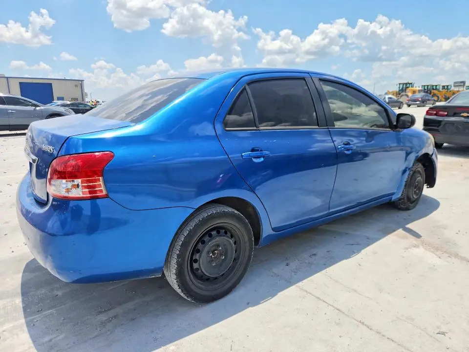 2010 TOYOTA YARIS BASE  