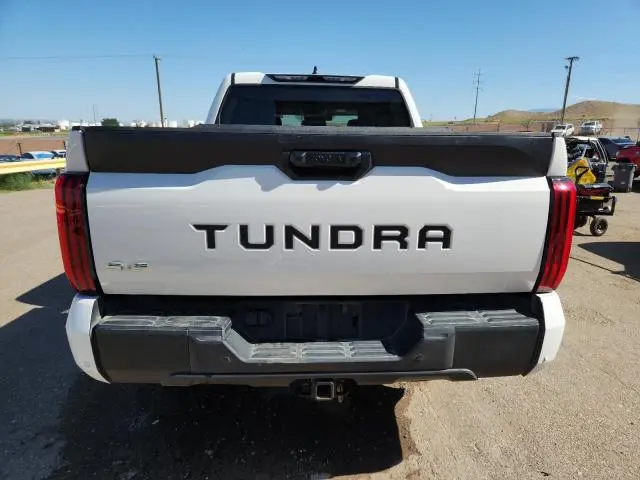2024 TOYOTA TUNDRA CREWMAX SR  