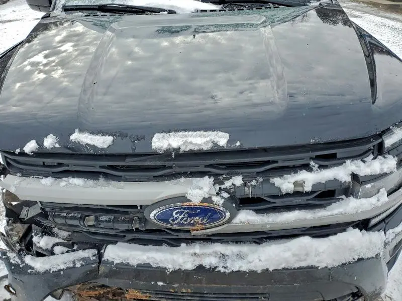 2024 FORD EXPEDITION XLT  