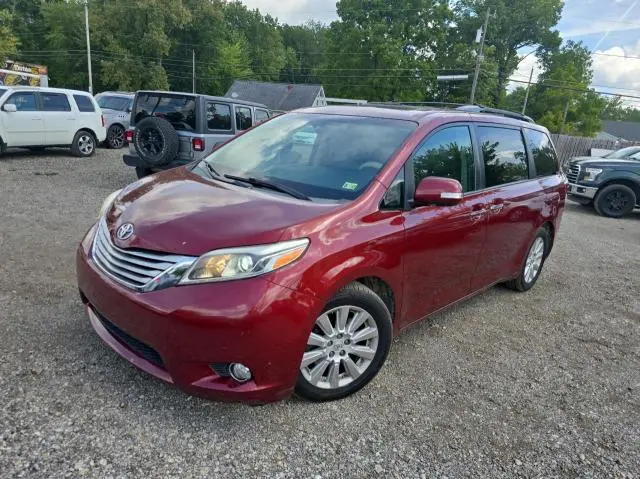 2015 TOYOTA SIENNA XLE  