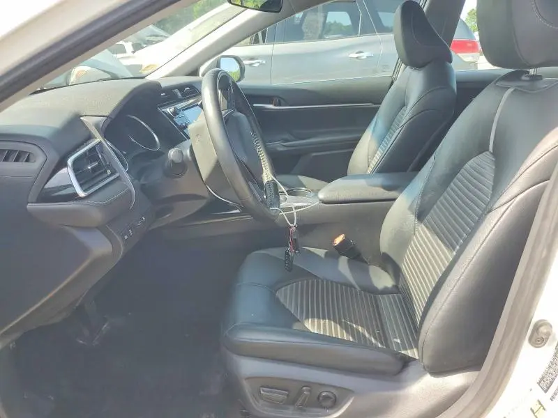 2018 TOYOTA CAMRY SE  