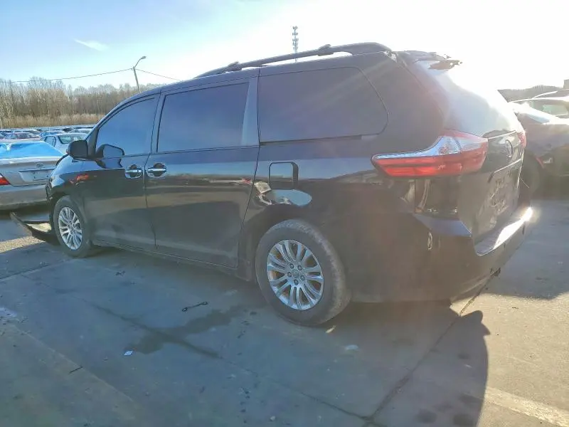2015 TOYOTA SIENNA XLE  