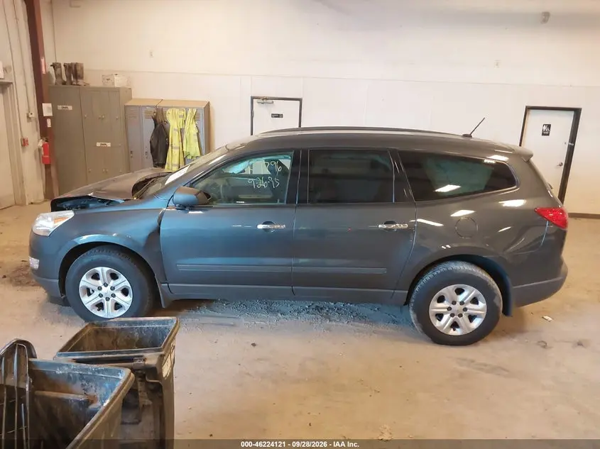 2011 CHEVROLET TRAVERSE LS