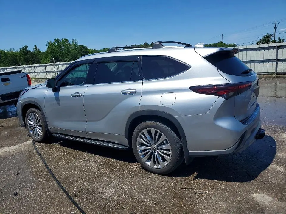 2024 TOYOTA HIGHLANDER PLATINUM  