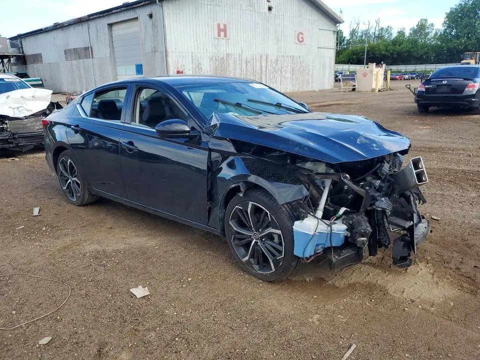 2024 NISSAN ALTIMA SR  