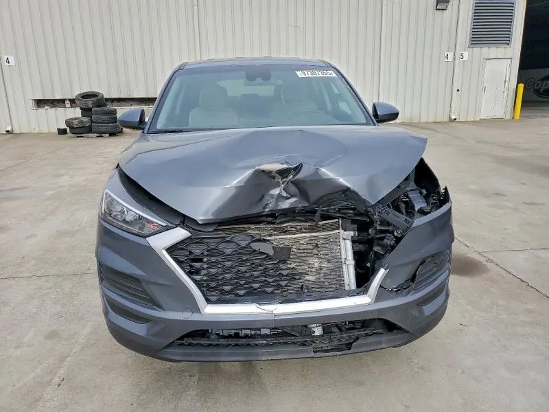 2021 HYUNDAI TUCSON SE  