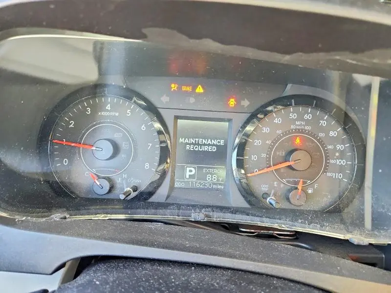 2016 TOYOTA SIENNA LE  