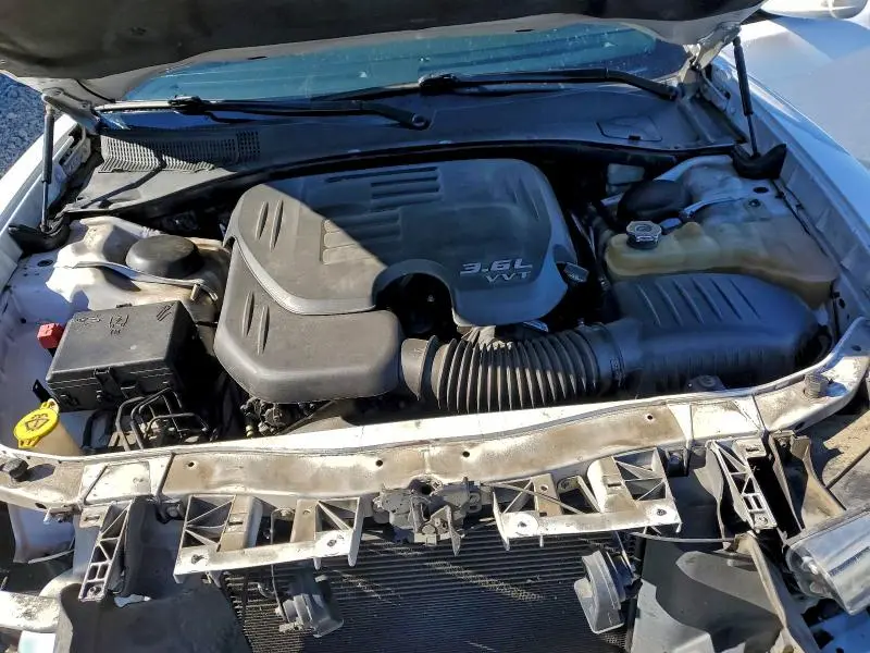 2013 DODGE CHARGER SE  