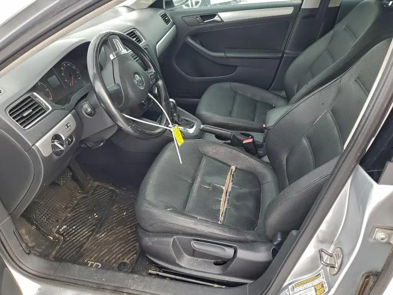 2011 VOLKSWAGEN JETTA TDI  