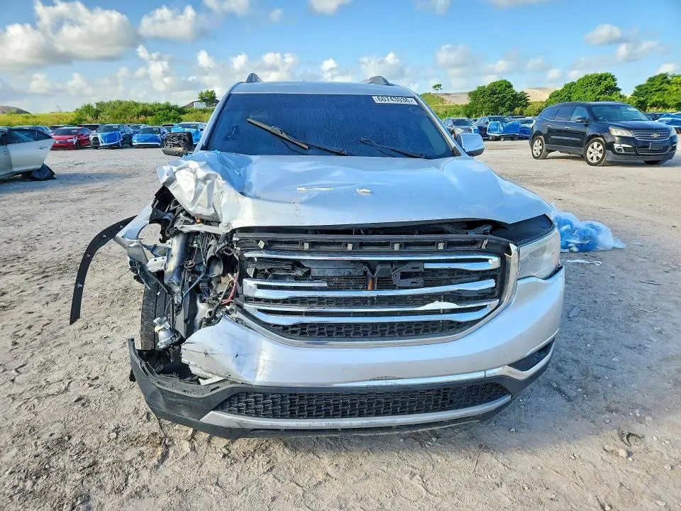 2017 GMC ACADIA SLT-1  