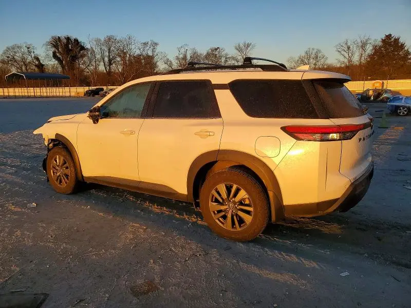 2022 NISSAN PATHFINDER SV  