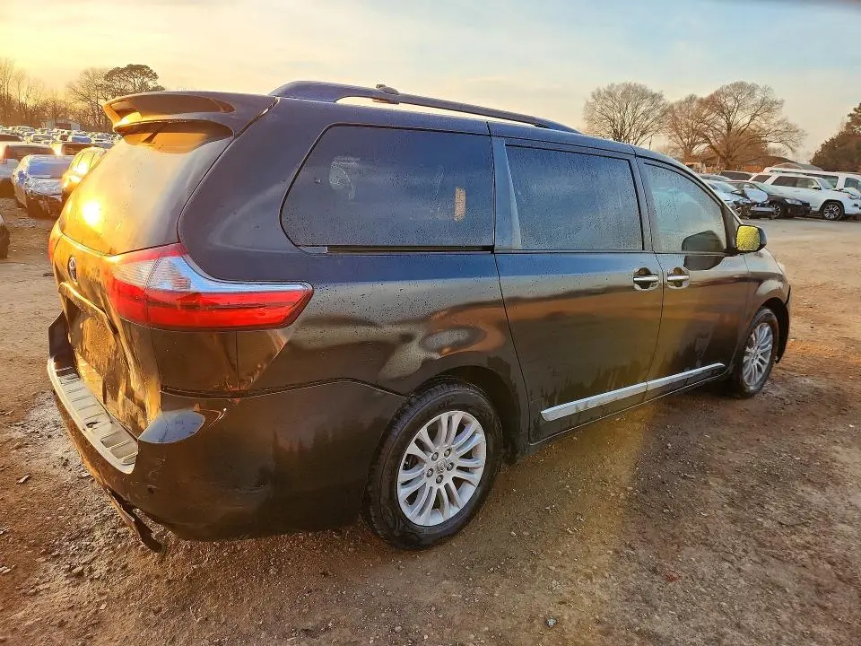 2015 TOYOTA SIENNA XLE 8-PASSENGER  