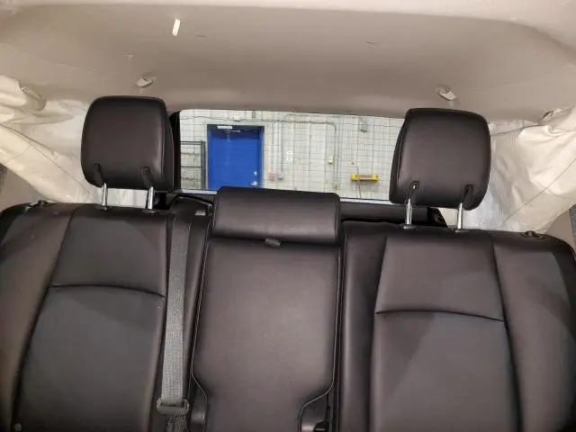 2023 TOYOTA 4RUNNER SE  