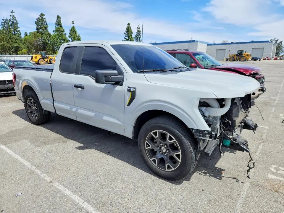 2024 FORD F150 STX  