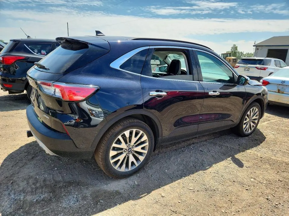 2021 FORD ESCAPE TITANIUM  
