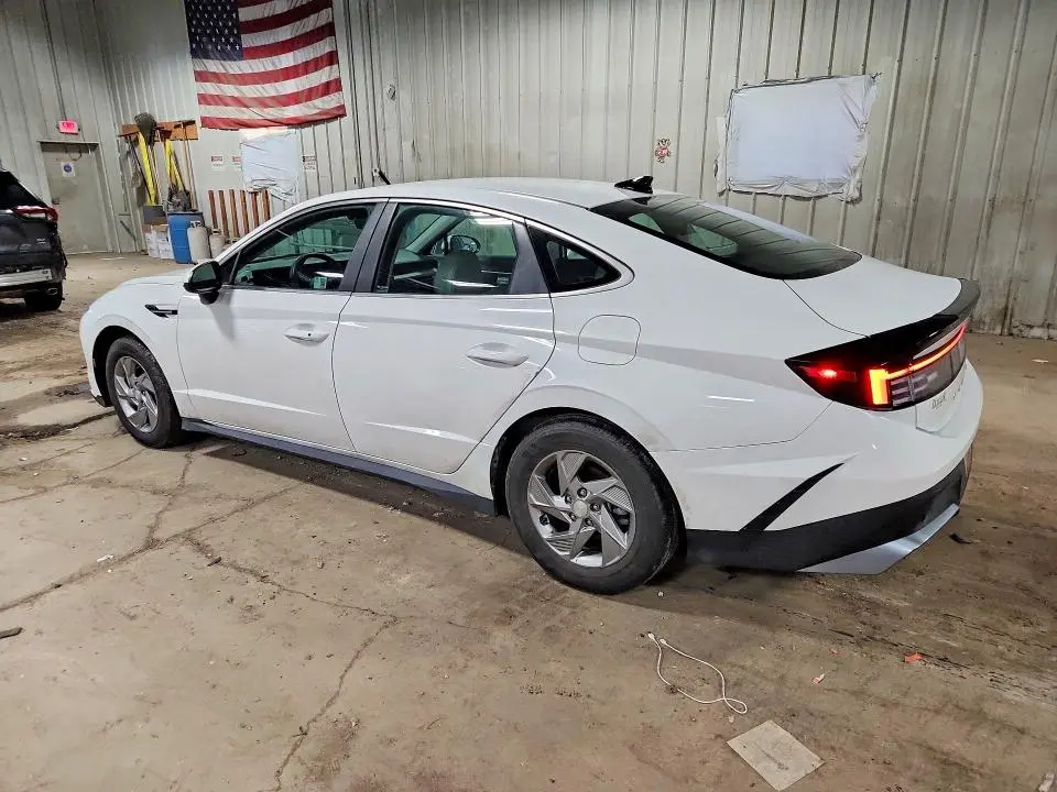 2025 HYUNDAI SONATA SE  
