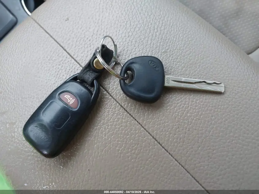 2013 KIA SORENTO LX V6