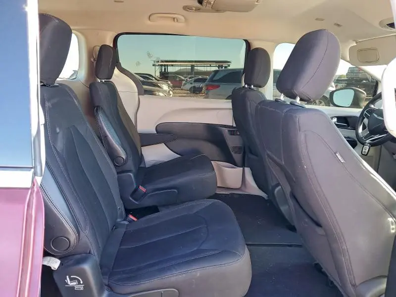 2019 CHRYSLER PACIFICA LX  