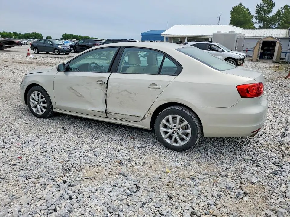 2011 VOLKSWAGEN JETTA SE  