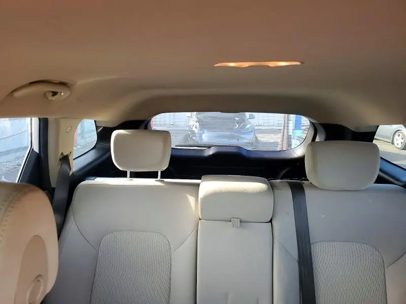 2018 HYUNDAI SANTA FE SE  