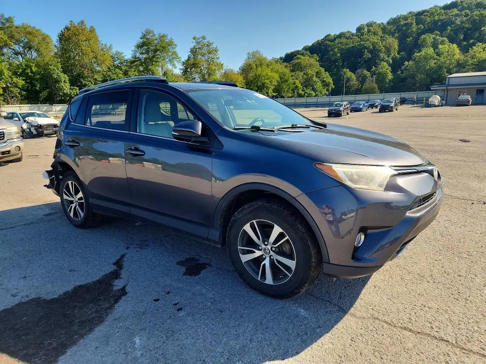 2018 TOYOTA RAV4 XLE  