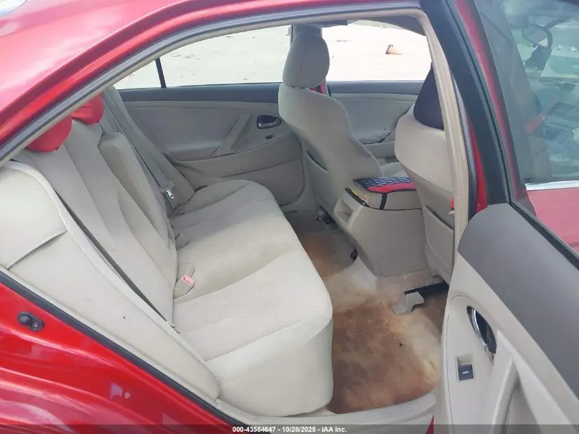 2011 TOYOTA CAMRY LE