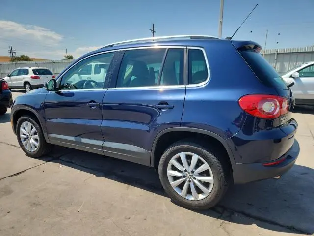 2011 VOLKSWAGEN TIGUAN S  