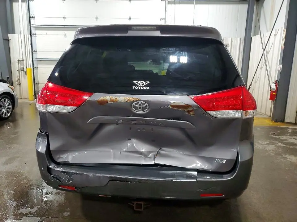 2011 TOYOTA SIENNA XLE 8-PASSENGER  