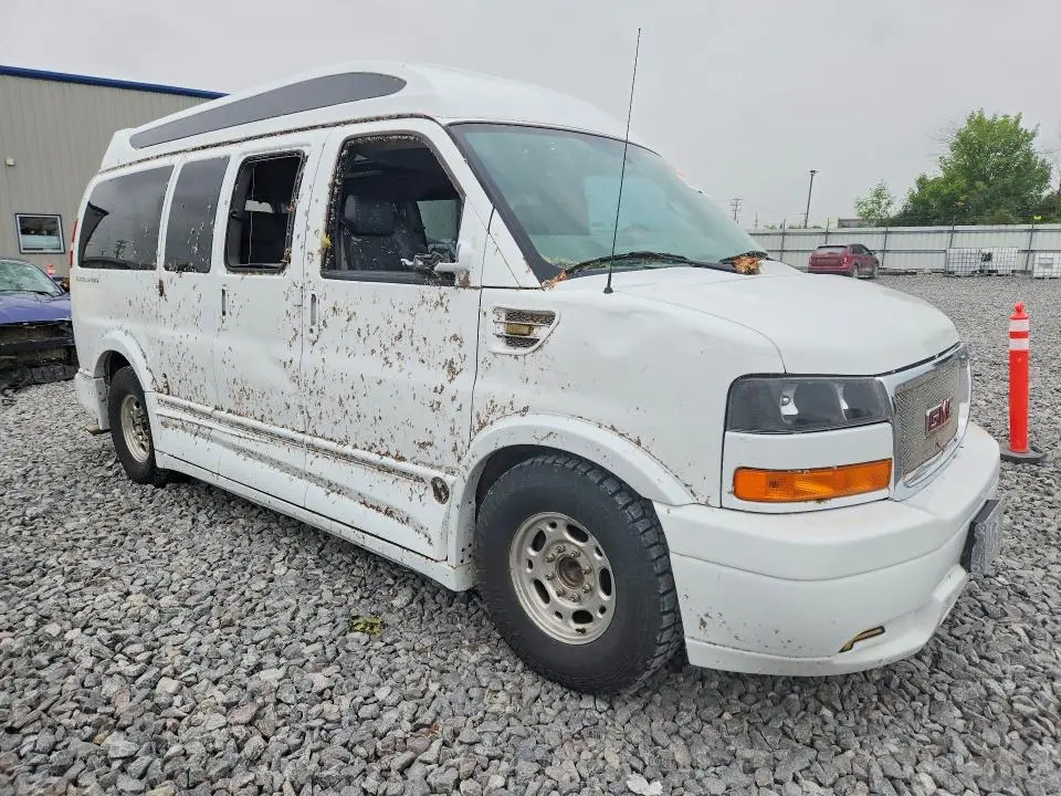 2017 GMC SAVANA   