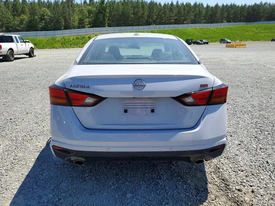 2023 NISSAN ALTIMA SR  