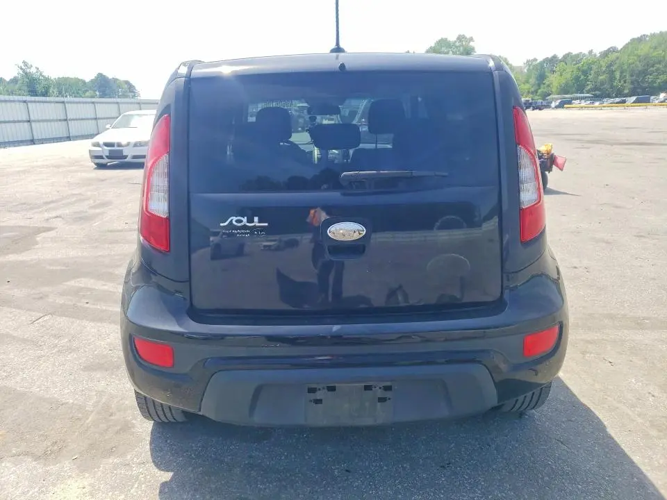 2013 KIA SOUL +  