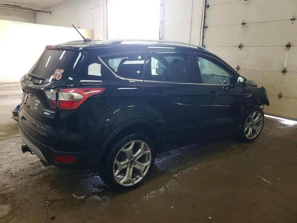 2017 FORD ESCAPE TITANIUM  