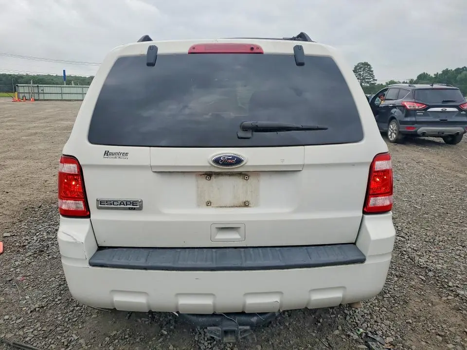 2010 FORD ESCAPE XLT  