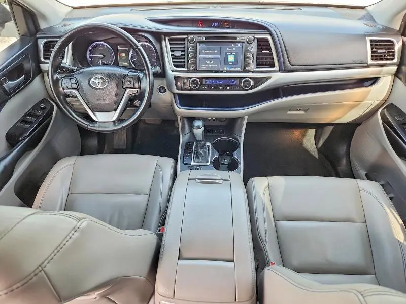 2019 TOYOTA HIGHLANDER XLE  