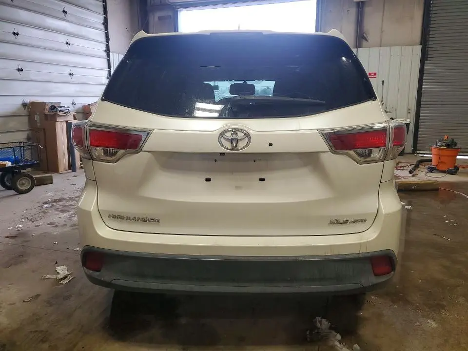 2015 TOYOTA HIGHLANDER XLE  