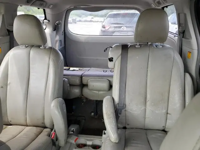 2011 TOYOTA SIENNA LE  