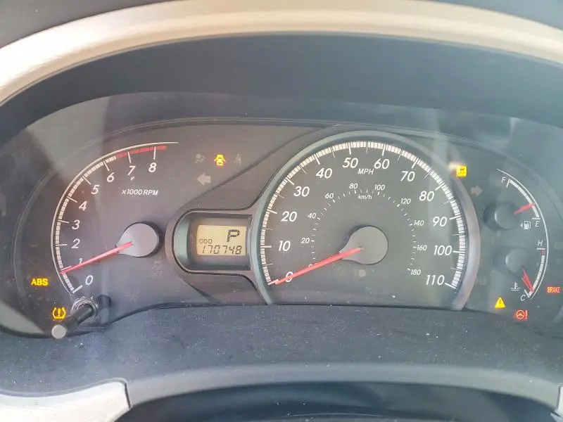 2012 TOYOTA SIENNA LE 8-PASSENGER  