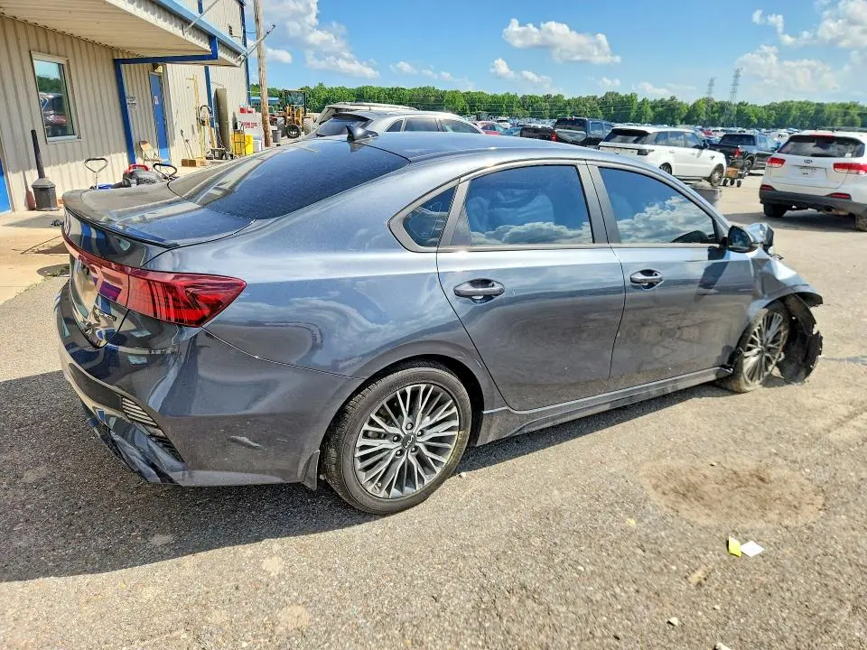 2023 KIA FORTE GT LINE  