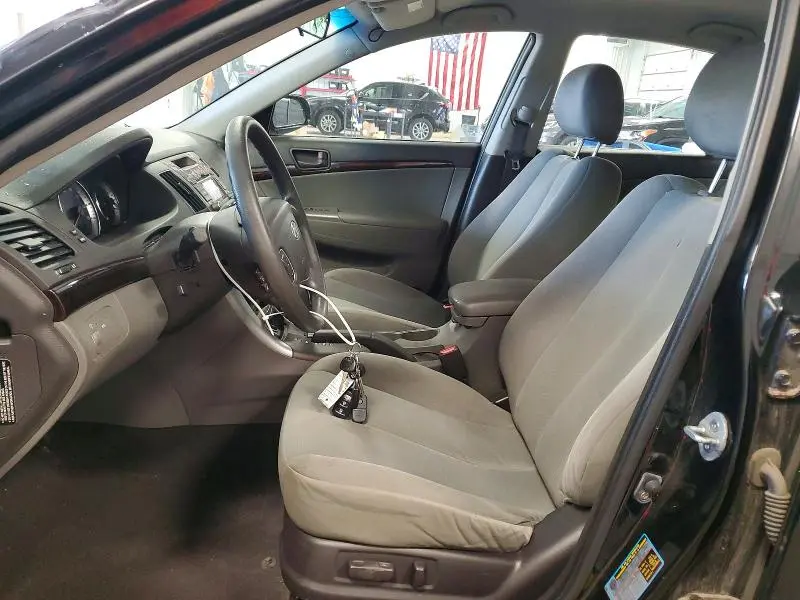 2010 HYUNDAI SONATA GLS  