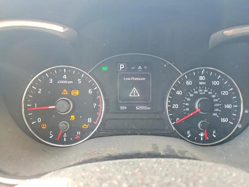 2017 KIA FORTE LX  