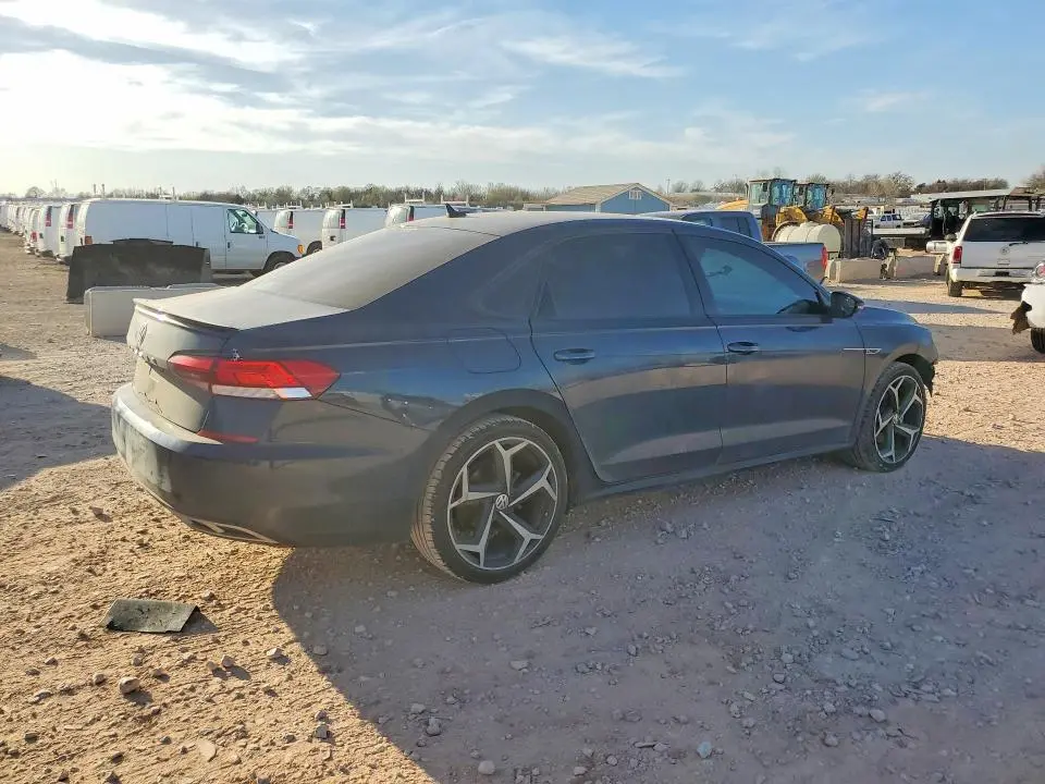 2021 VOLKSWAGEN PASSAT R-LINE  