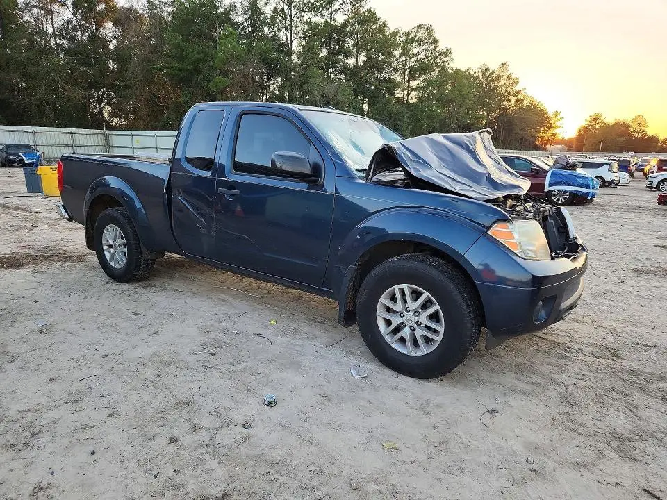 2017 NISSAN FRONTIER SV  