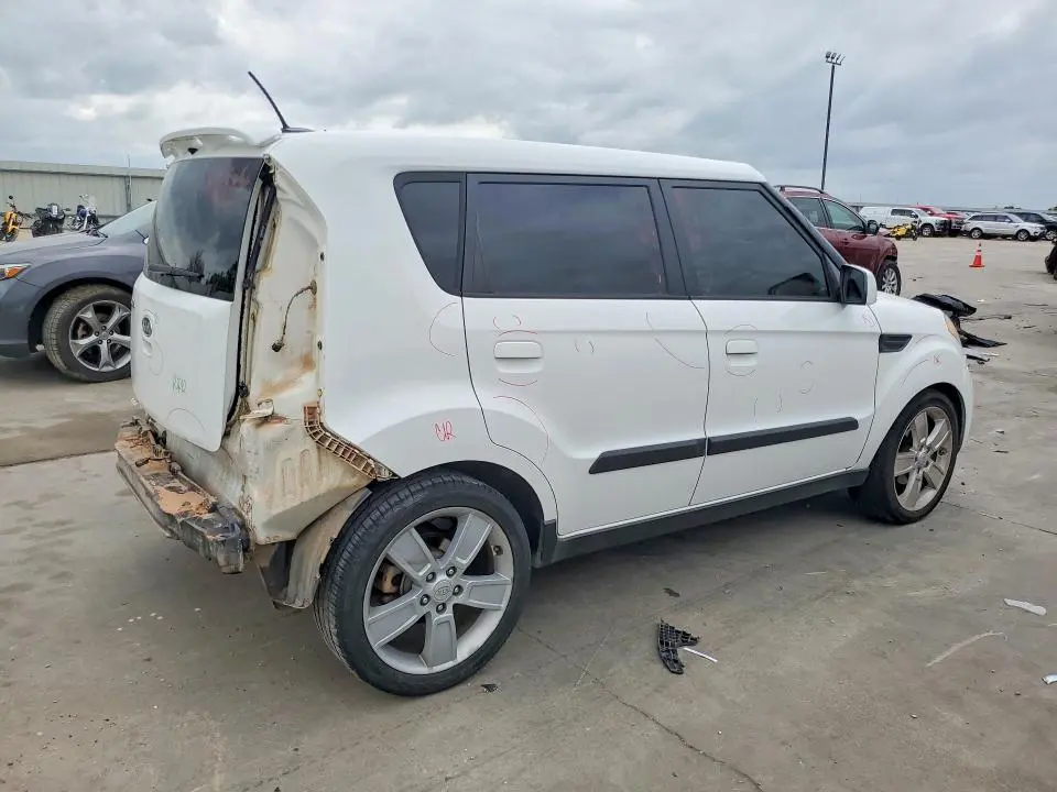 2010 KIA SOUL +  