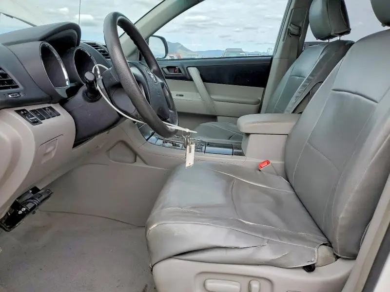 2010 TOYOTA HIGHLANDER BASE  